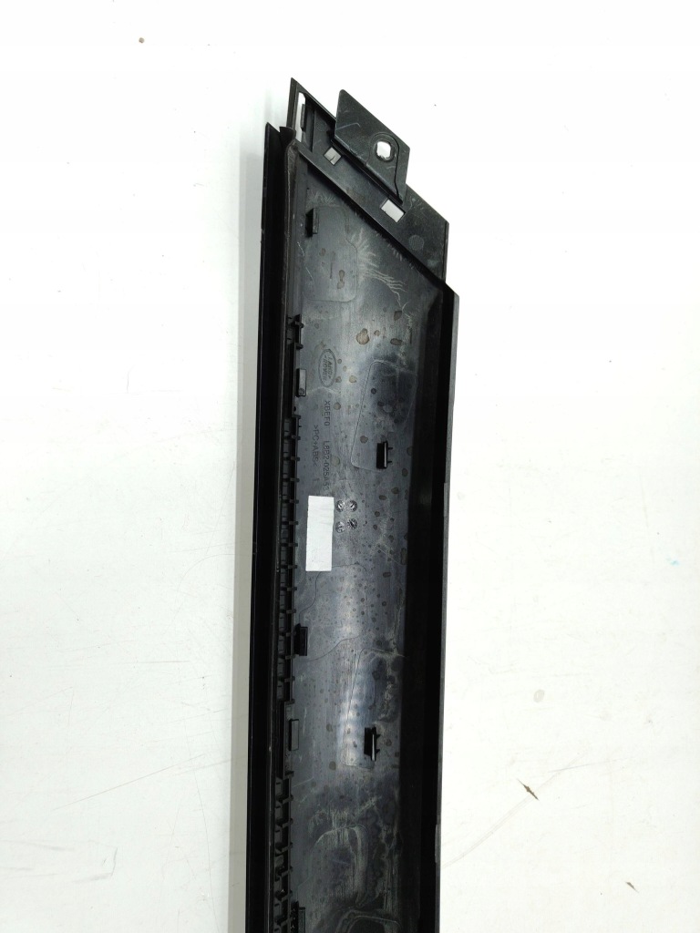 Land rover defender 2 l663 молдинг стекло лобовое l8b2-025a53-bd Недорого