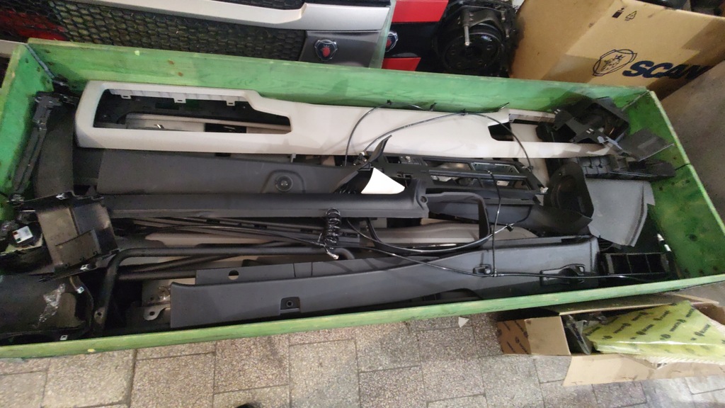 фото №3, Елементи обладнання салону кабіни scania s r ngs