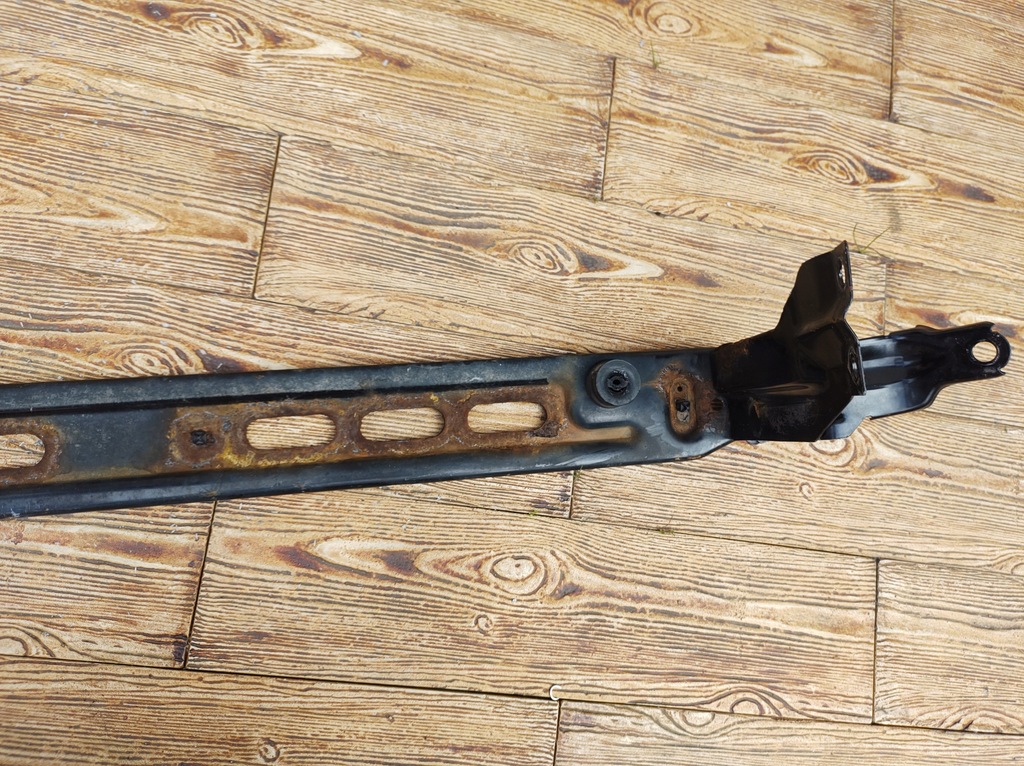 фото №7, Volvo v60 13r- балка pod радіатор