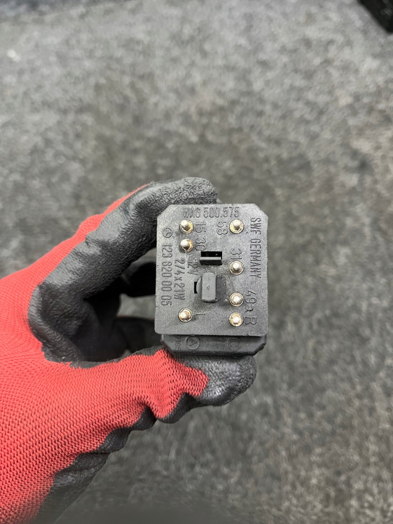 Mercedes w123 переключатель света аварийных 1238200005 Оригинал