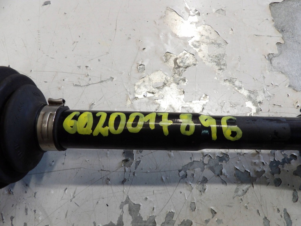 Привідний вал ліва передня 6020017896 alpine a110 Ціна