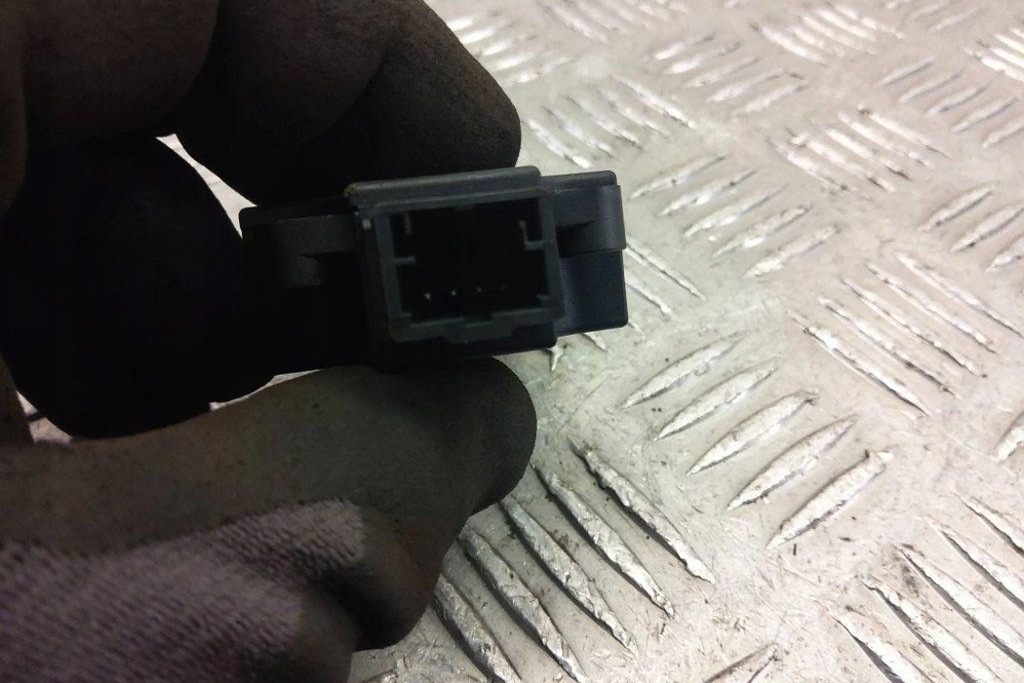 фото №9, Клапаны управляющий отопители audi zbat0045d09 1.97l дизель 2013