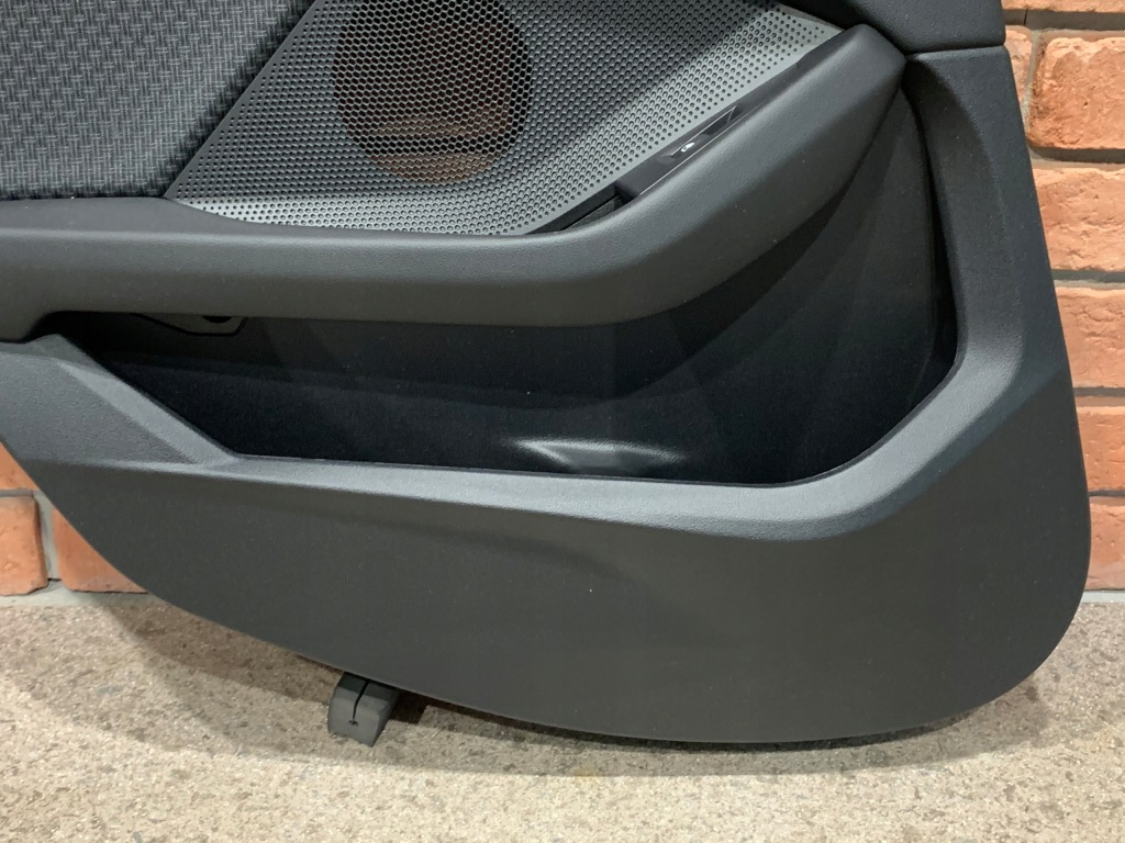 фото №4, Bmw f40 обшивка оббивка двері комплектна