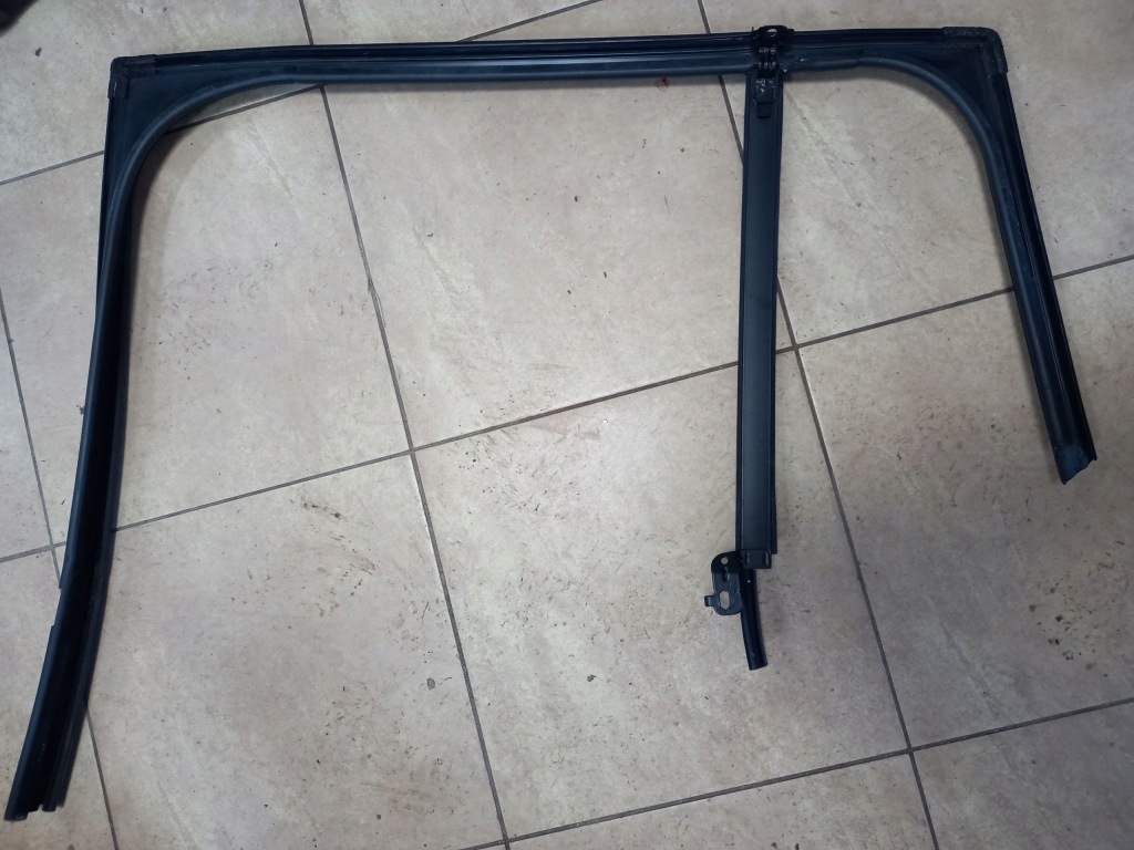 Купити Рамка прокладка дверей ford b-max задні правий ліве оригінал.