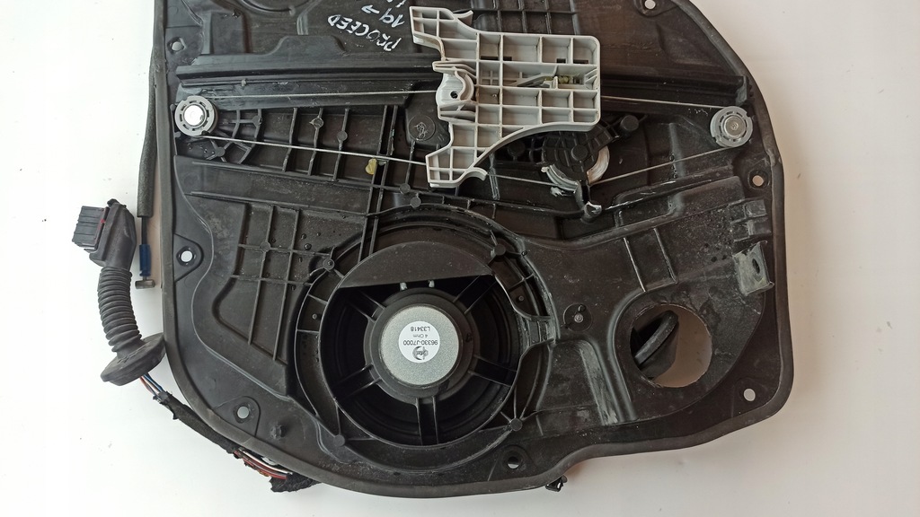 фото №7, Вкладыш замок динамик дверь левый задняя - proceed 2019-