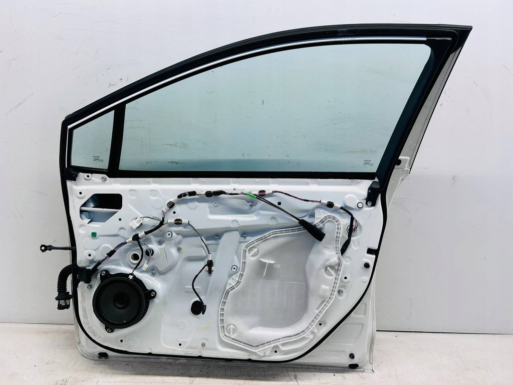 фото №12, Corolla e21 дверь передние правый перед полный 040 dołek