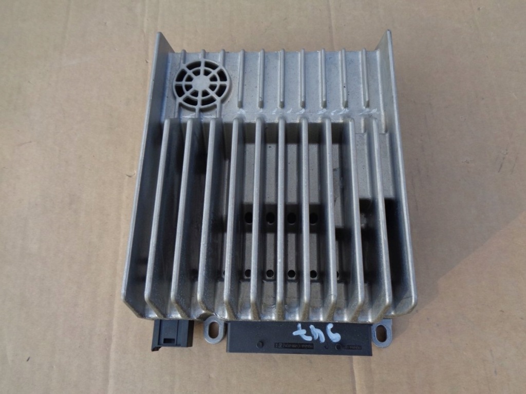 фото №1, Mercedes w204 amg усилитель harman a2049007806