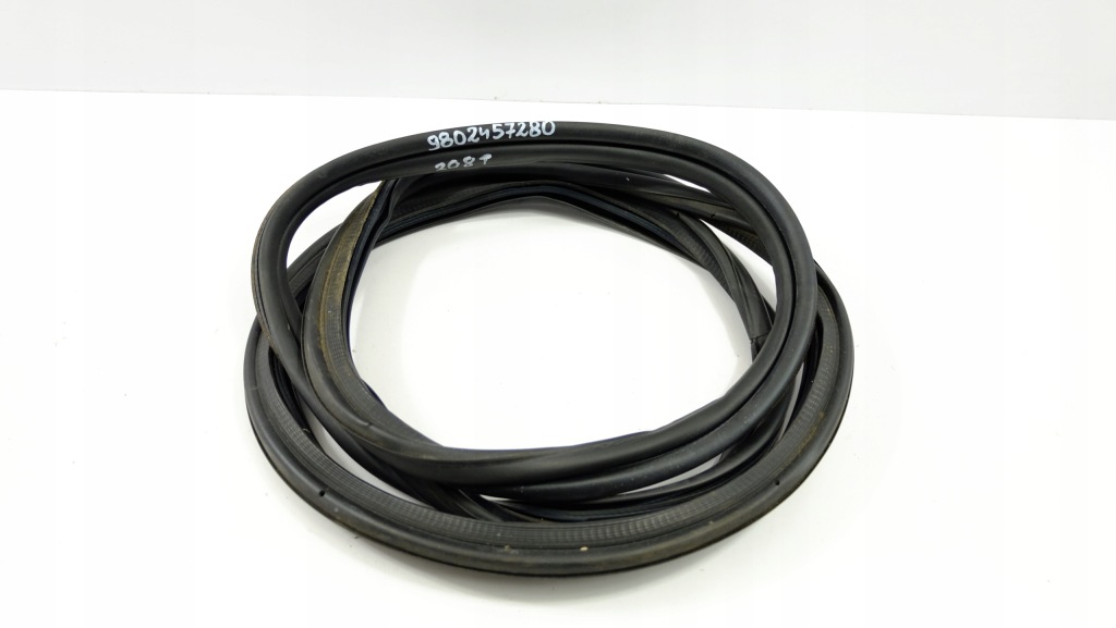 фото №1, Peugeot 208 прокладка кузовная крышки багажника