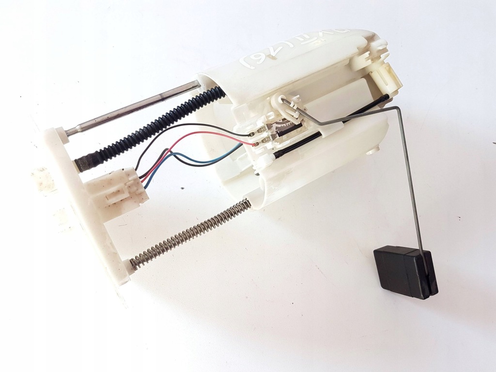 фото №1, 2007 lexus rx 330 - 350 - 400h насос пального 7702048090