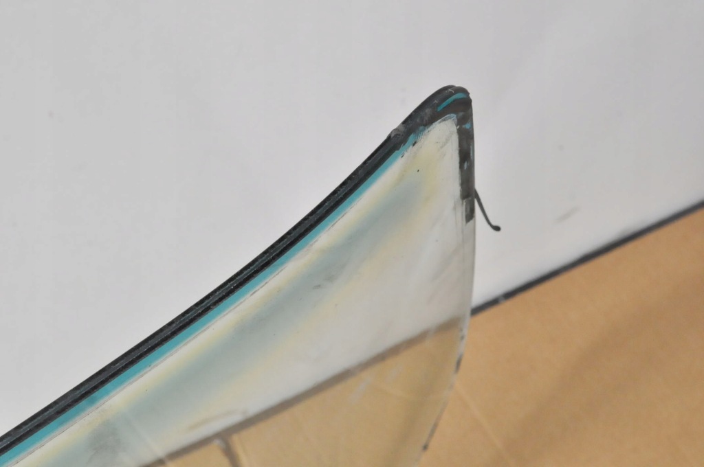Mercedes w123 скло передні  передня лобове седан Зі Шроту