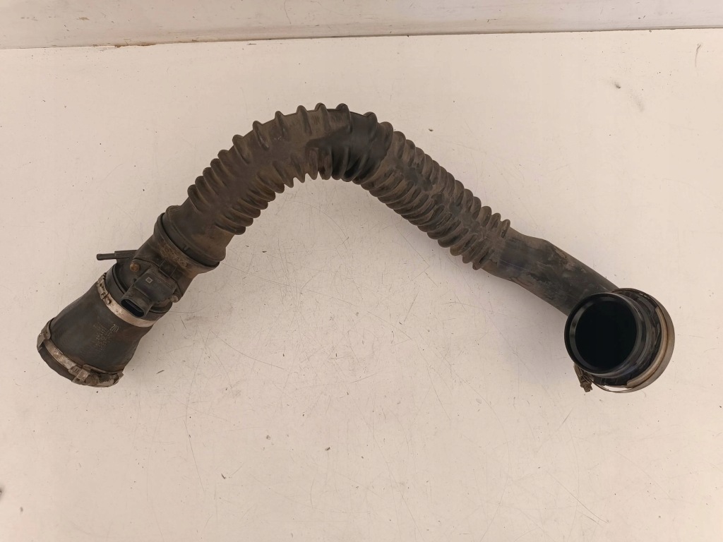 Купить Opel insignia a 2009 пабтрубок  / труба интеркулер 2.0t 13220167