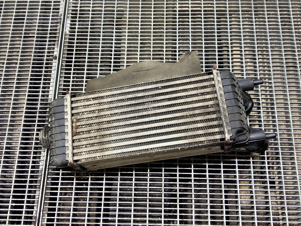 Інтеркулер ford turneo courier mt766k775ba в Україні