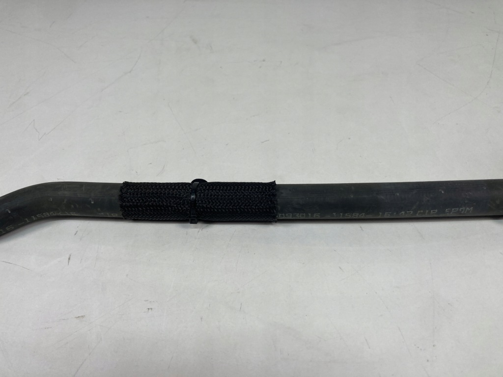 Пабтрубок  труба насоса воды радиатора tesla s рестайлинг Доставка