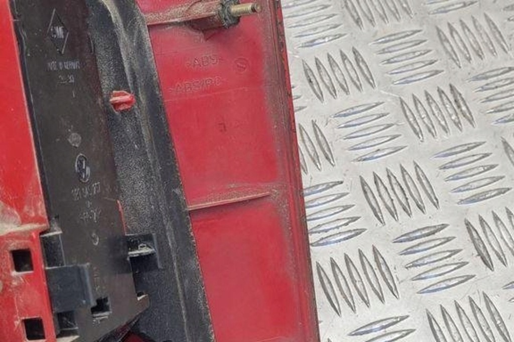 фото №7, Лампа ліва задня vw passat b7 alltrack 365 3b9945111f 1.89l дизель 1999