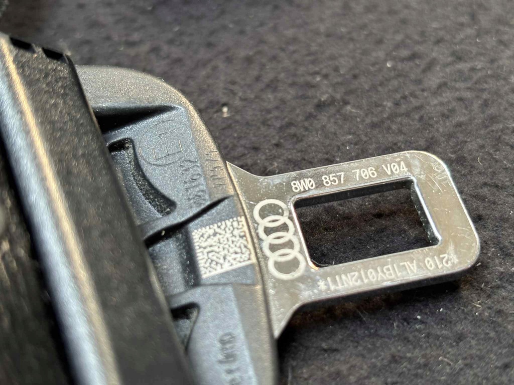 фото №6, Audi a4 b9 pas безопасности перед левый правый 8w