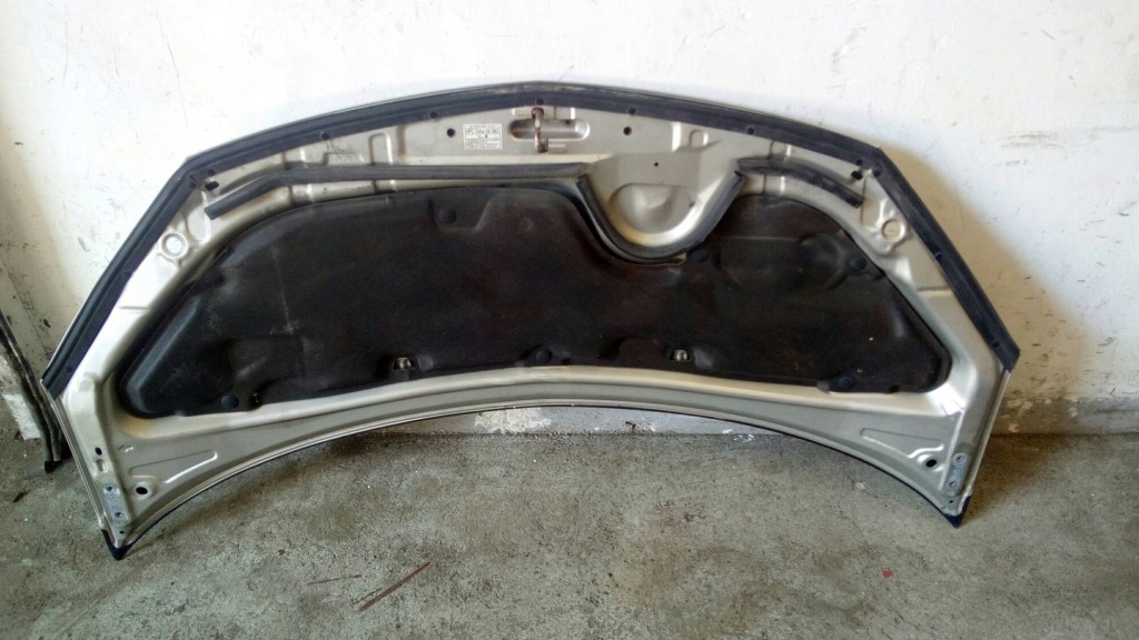 Капот toyota previa 2 Недорого