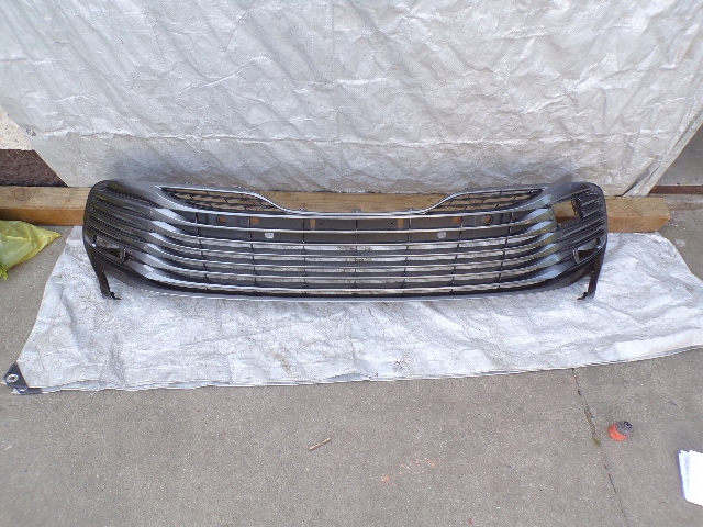 фото №1, Решітка решітка радіатора бампера перед toyota camry viii 17-