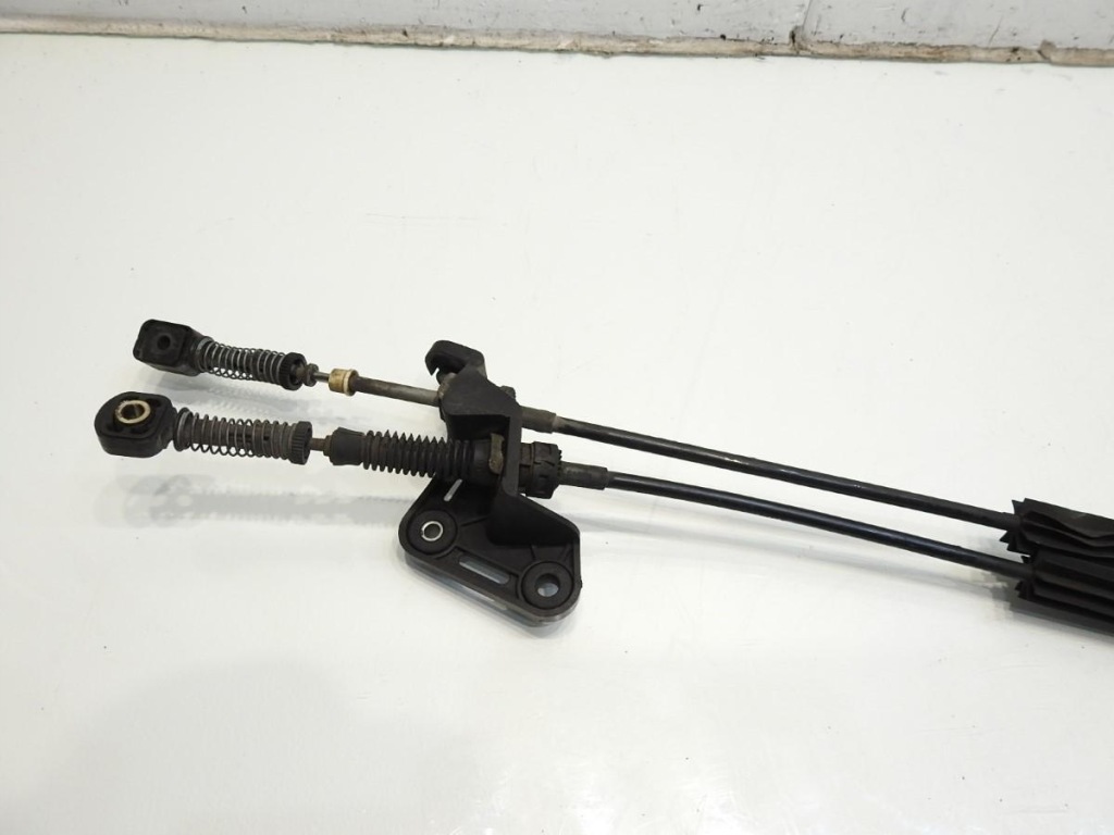 Куліса  перемикання передач троси vw passat b7 2.0 tdi 3c0711049ag Зі Шроту