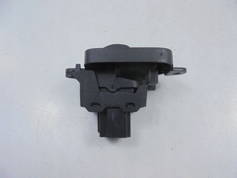 фото №8, Volvo v50 выключатель стекло задняя левый 30773217