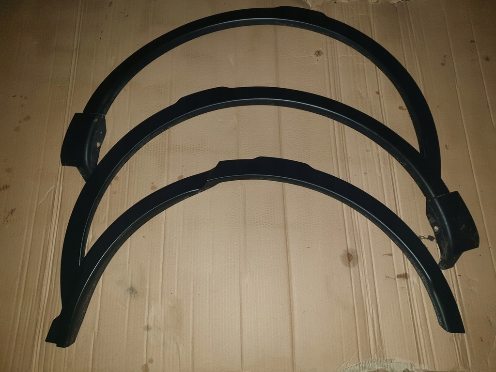 фото №1, Молдинг крыла левая задняя discovery sport 14-