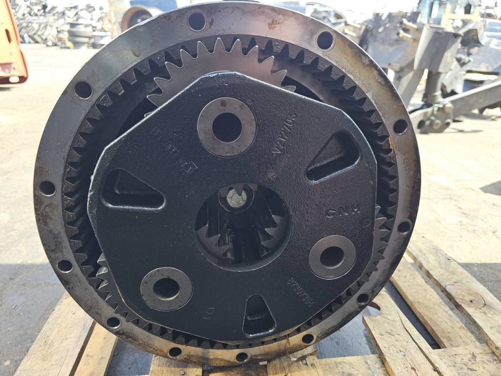 Редуктор колеса 87307353 правая steyr 6230 cvt Киев