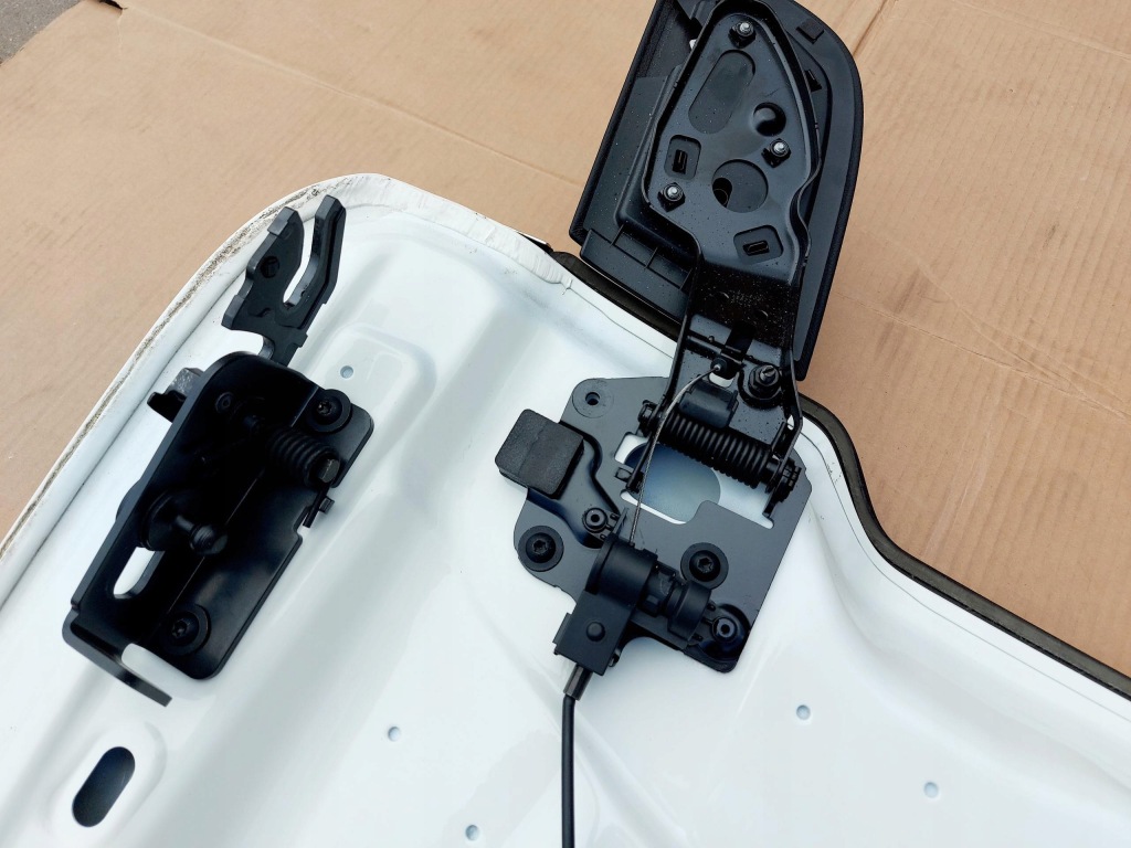 фото №11, E-klasa w238 cabrio 17r. крышка багажника крыша цвет 149