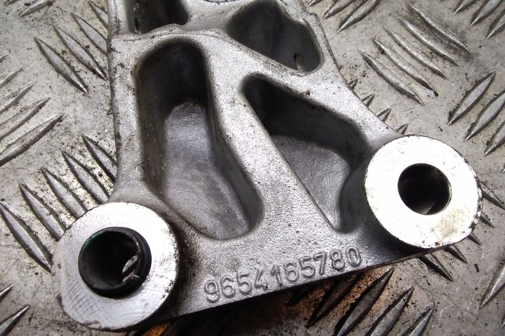 фото №1, Правая кронштейн двигателя mini cooper r50, r53 9654165780 1.6l бензиновый 125kw