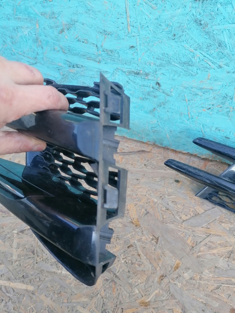 фото №2, Решітка бампера права land rover velar r