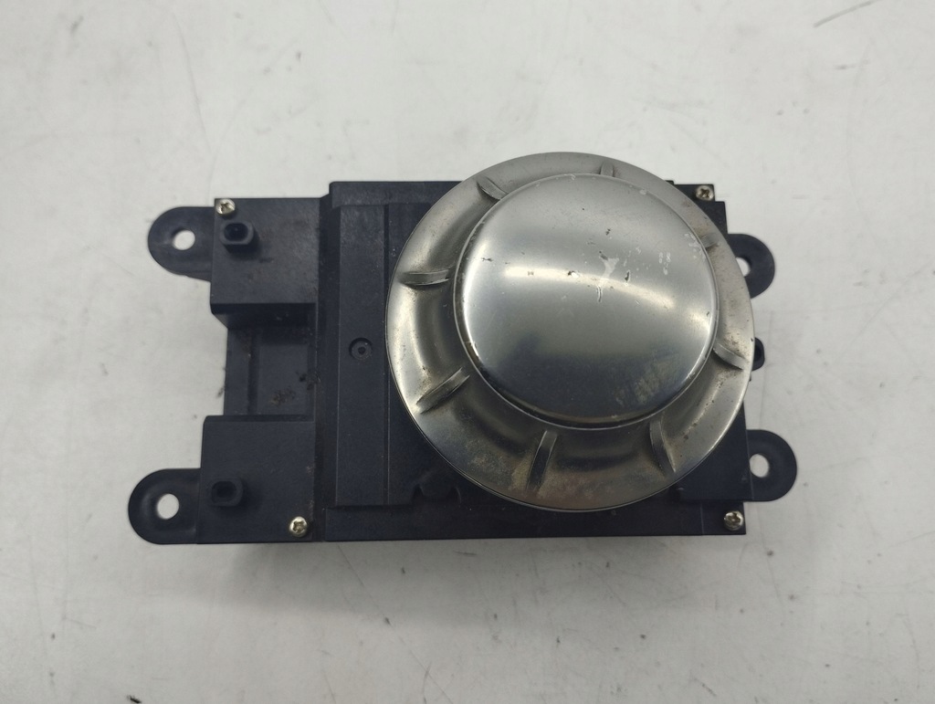 фото №1, Bmw 5 e60 e61 2004 панель радио