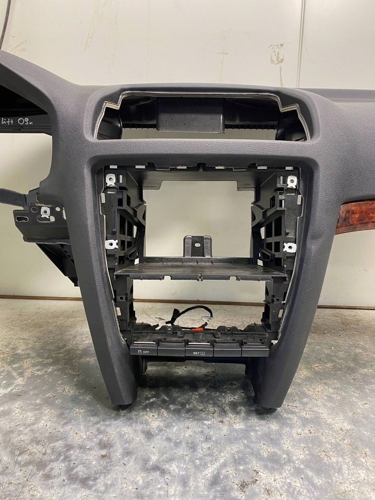 фото №13, Skoda octavia ii lift консоль приборная панель подушка подушка безопасности pas europa