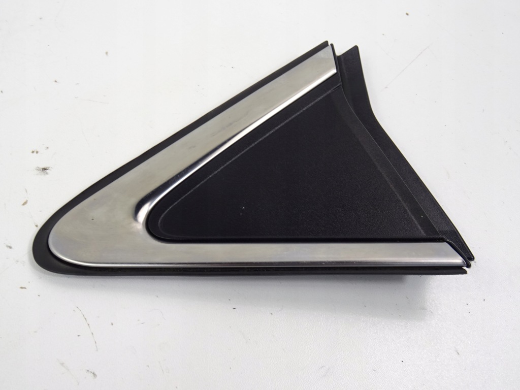 фото №1, Eclipse cross уголок правый задняя 7405a760 2018-