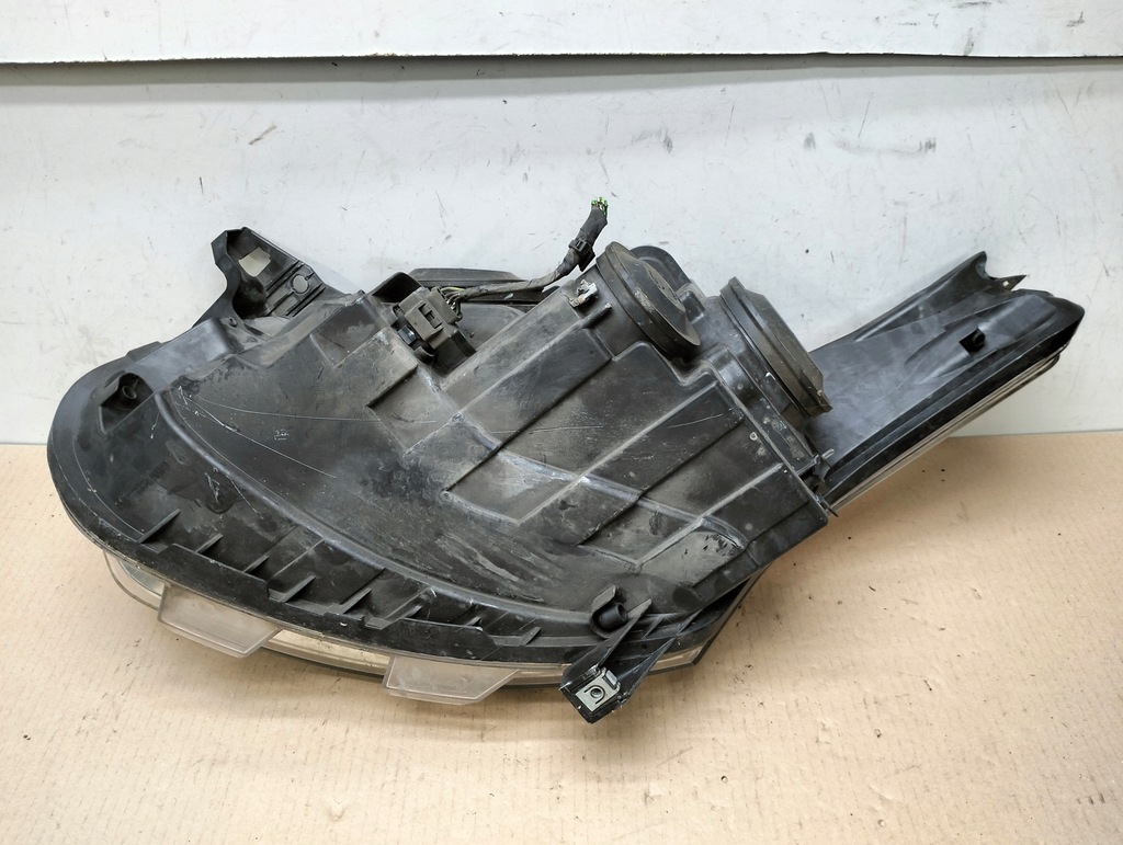 фото №11, Лампа правая перед citroen c3 picasso lata 2008-2012 uk