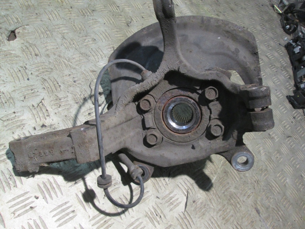 фото №3, Поворотный кулак правый перед renault koleos 1 i 07- 2.0 dci 4x4