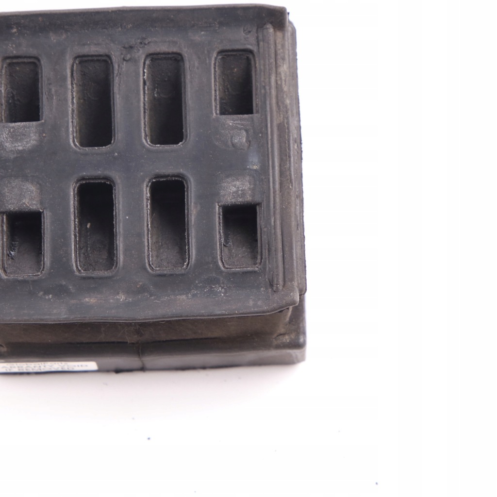 Mercedes sprinter w906 резиновый элемент пружина бампера перед передний a9063220919 Цена