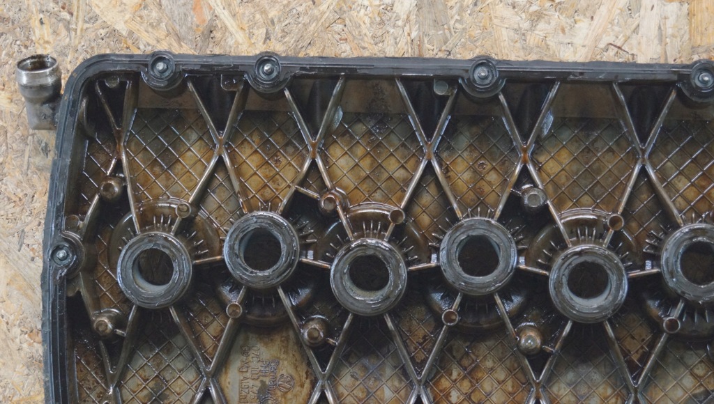 фото №10, Кришка клапанів права vw phaeton 6.0 w12 07c103476j