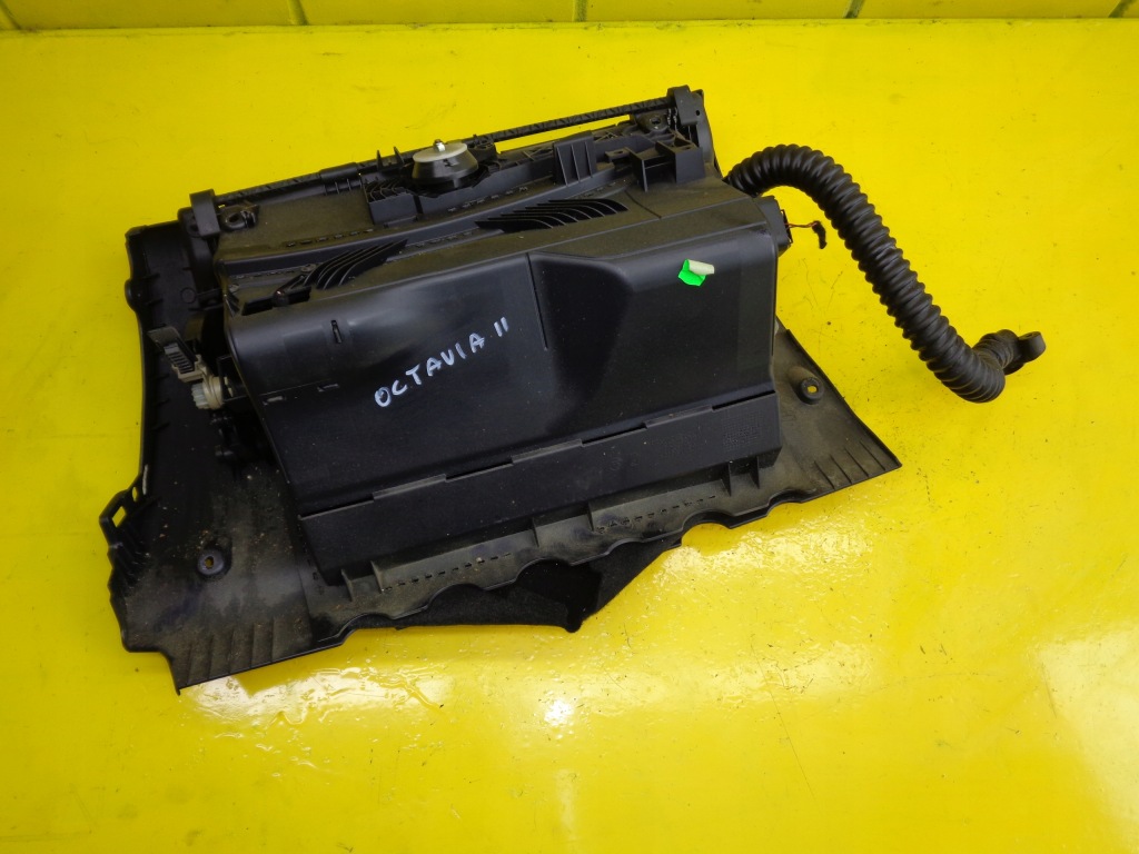 фото №2, Бардачок пассажира octavia ii