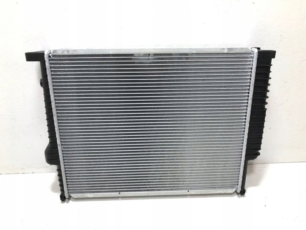 Bmw 3 e30 2.0 129km 2.5 170km 2.4d 85km 2.4 td автоматична коробка передач 81-93 радіатор води Зі Шроту