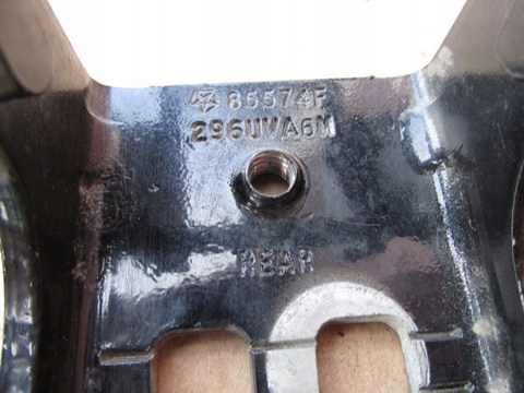 фото №6, Cherokee liberty kj 2002-2007r. петля дверь левый задняя верхний + нижний комплект