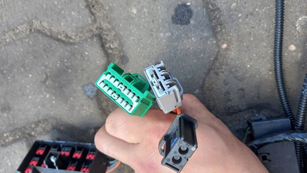 фото №12, Электропроводка жгут кабины volvo v60 10-18r