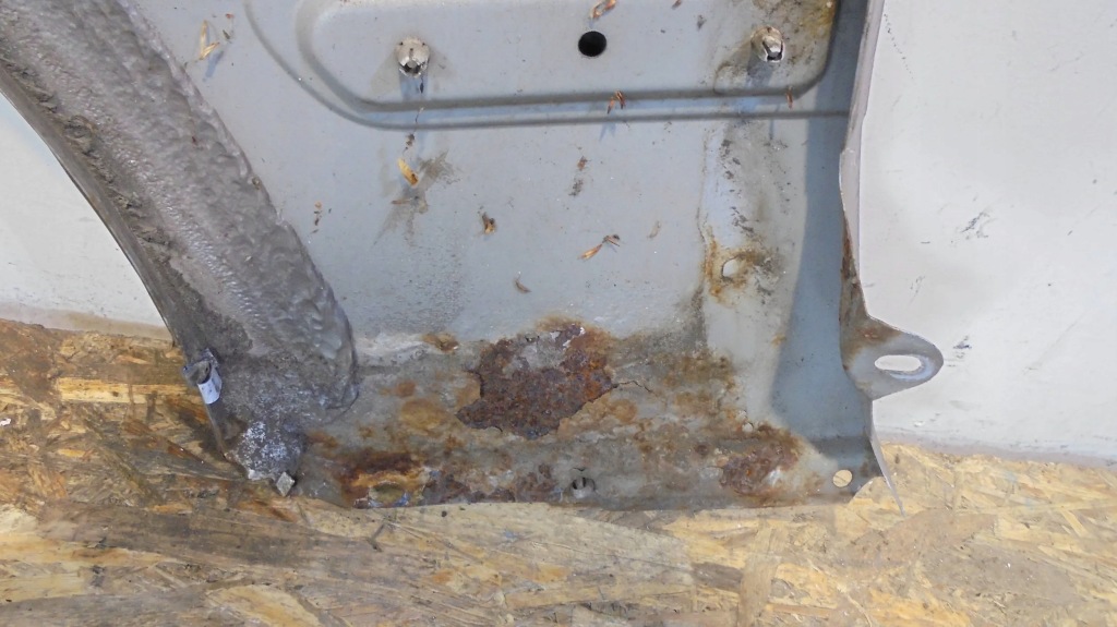 Крило перед правий mercedes clk Зі Шроту