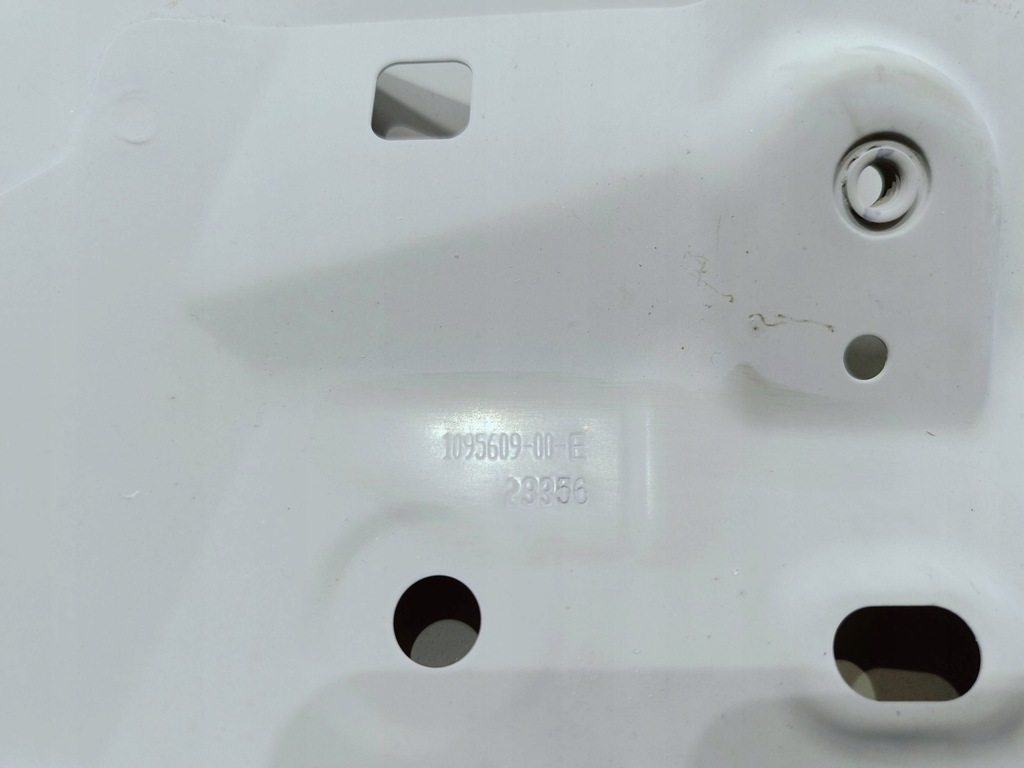 фото №12, Tesla model 3 m3 17- обшивка внутрішнє правий задня кронштейн 1095609-00-e