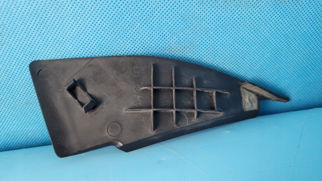 Kia sorento iv накладка заглушка левая накладки стекло лобовое 86130-p2000 в Украине