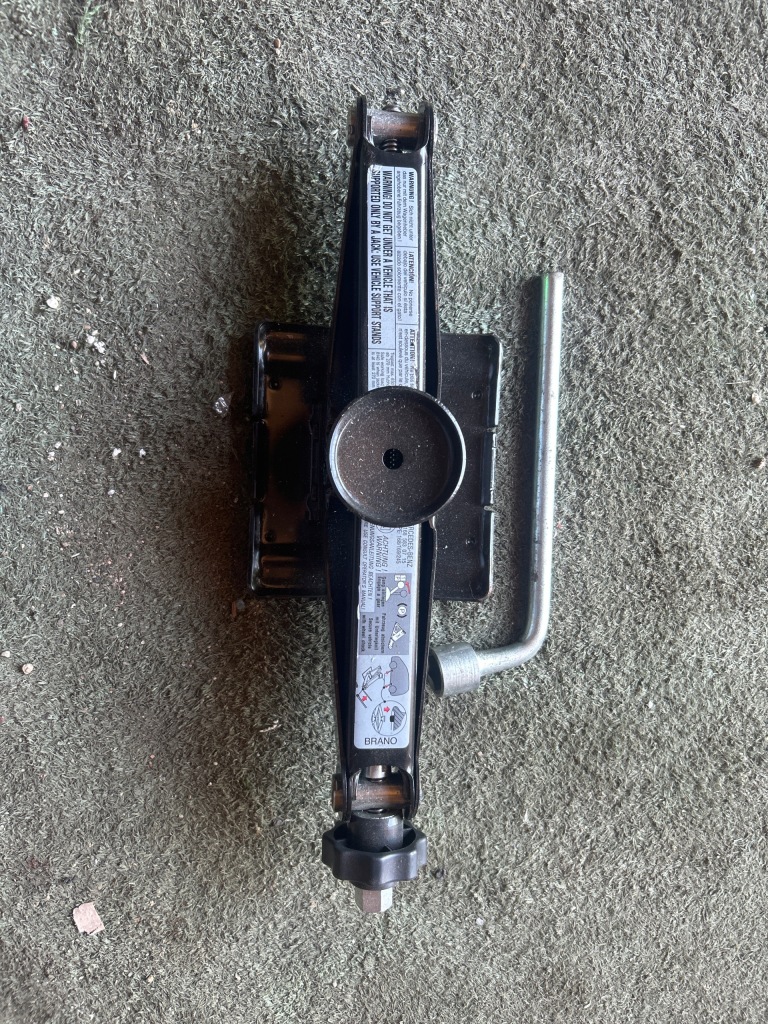 фото №1, Домкрат mercedes 168 / 169 / 245