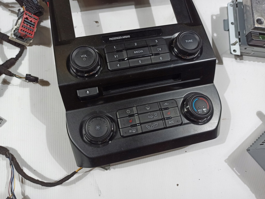 фото №7, Радіо дисплей навігація панель sync-2 ford f150 2015-