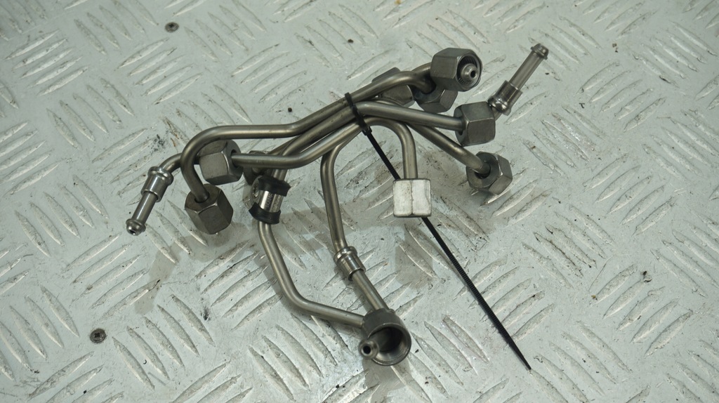 фото №1, Mercedes w213 комплект трубопровод топливных 5000km