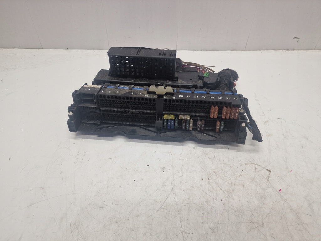 фото №1, Коробка предохранителей bmw e46 8364540