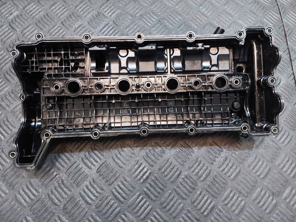 Крышка клапанов ssangyong tivoli 1.6 d e-xdi Оригинал