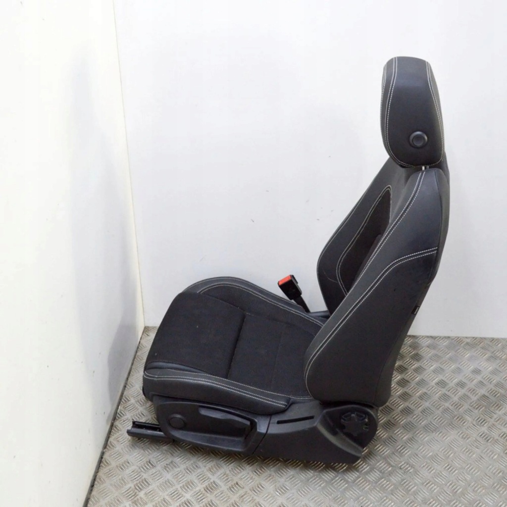 Jaguar e-pace 2018 оббивка / комплект Недорого