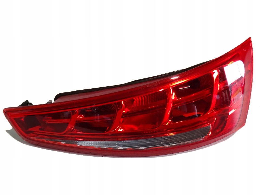 фото №1, Audi q3 8u лампа правий задня 8u0945094