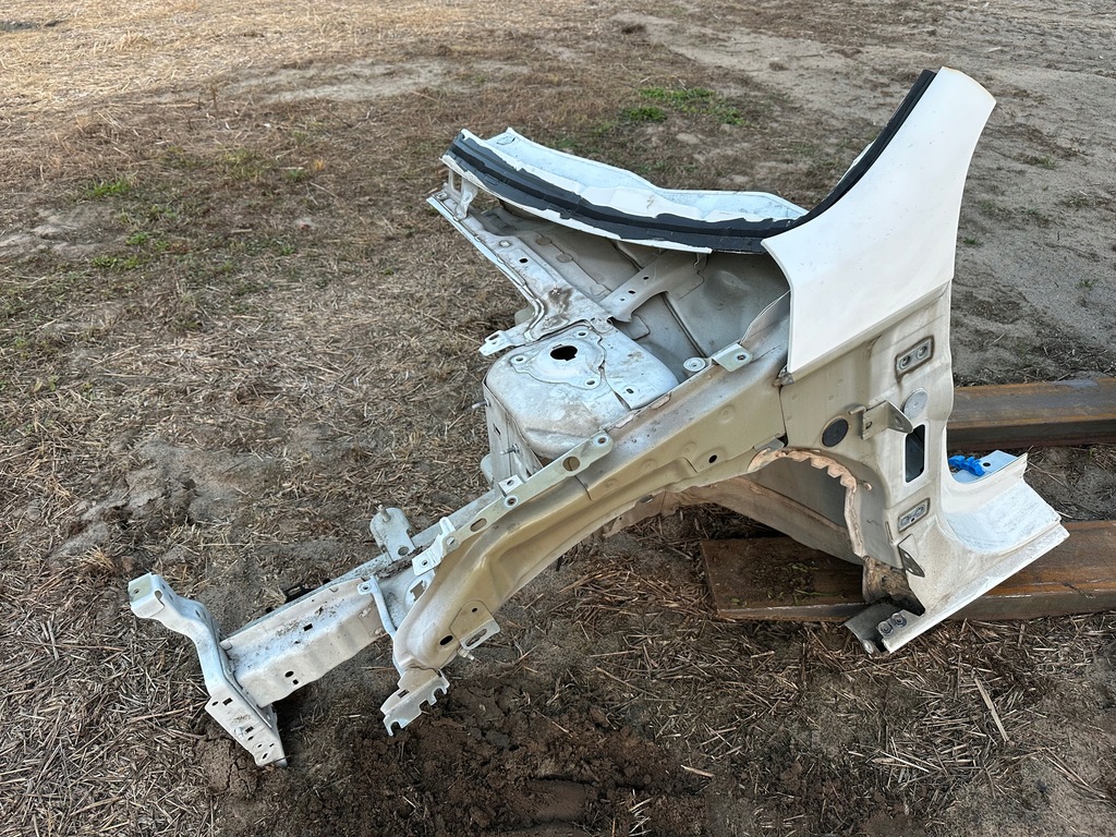 фото №1, Peugeot 308 t9 ii lift четверть левая лонжерон порог подкрылок